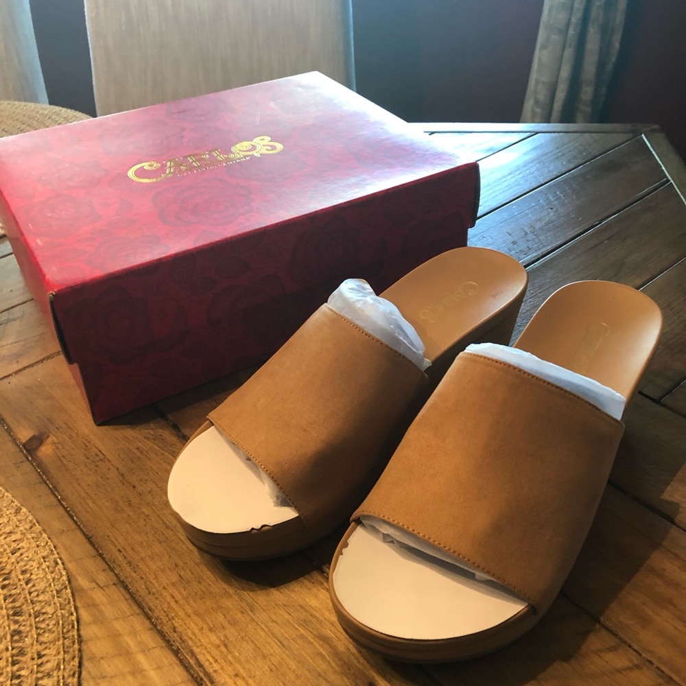 Beige Carlos Santana wedge heels - Picture 2 of 5
